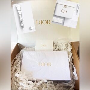 Dior Platinum Status GWP Welcome Gift Towel Headband Vanity Mirror Train Case